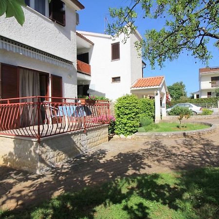 Apartment Ema Near City Center Porec Esterno foto