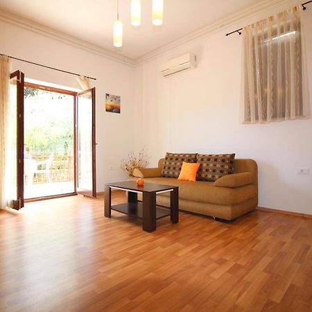 Apartment Ema Near City Center Porec Esterno foto