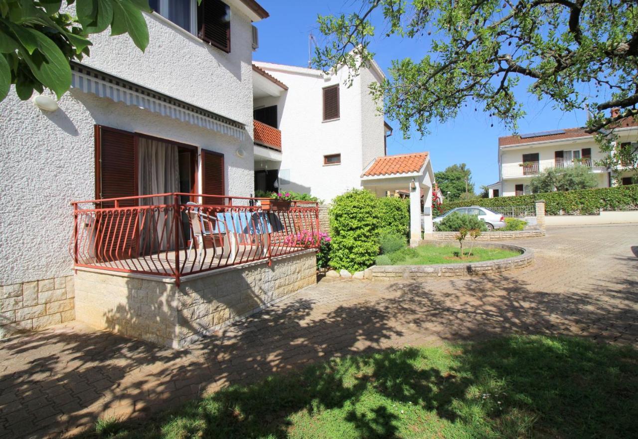Apartment Ema Near City Center Porec Esterno foto