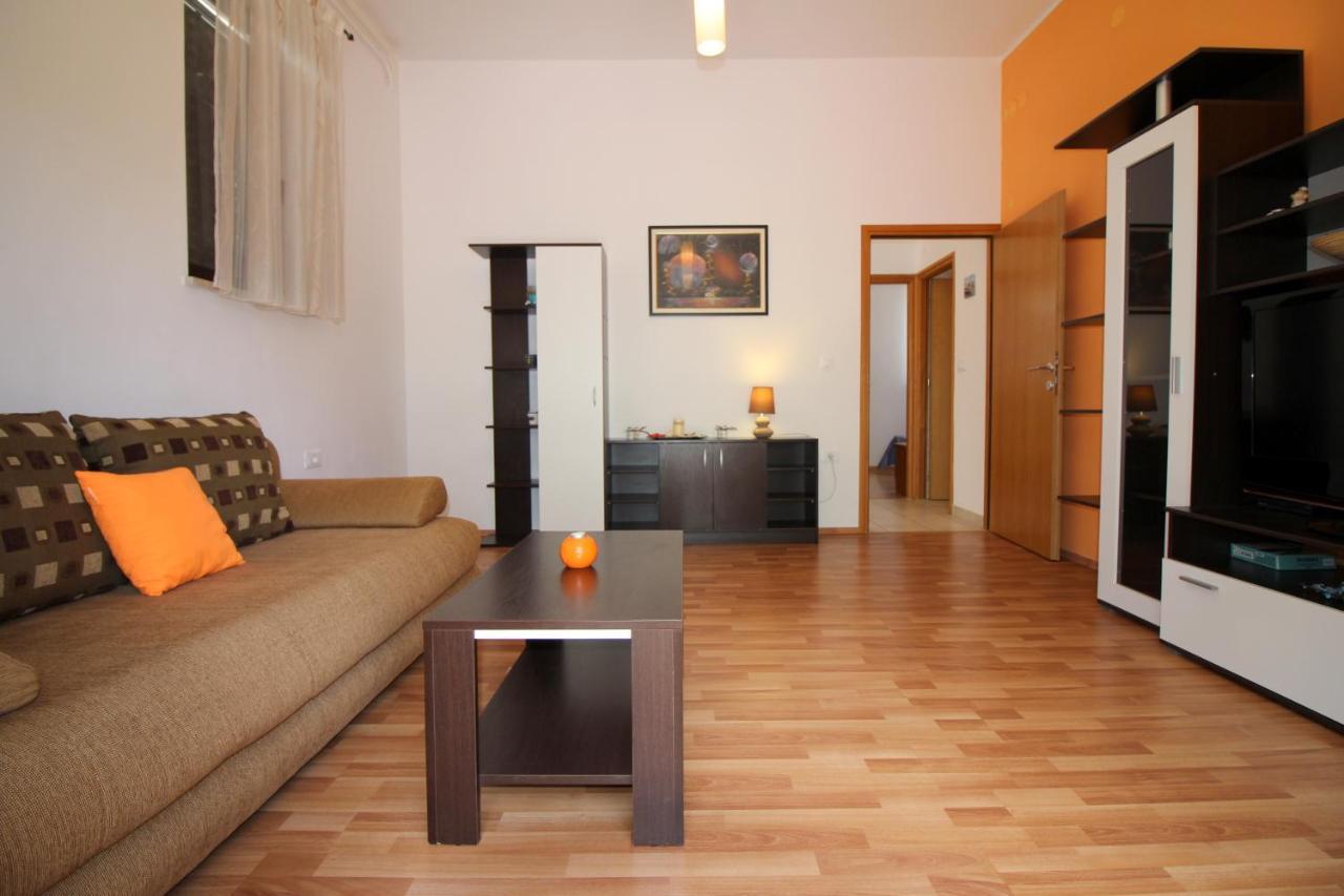 Apartment Ema Near City Center Porec Esterno foto