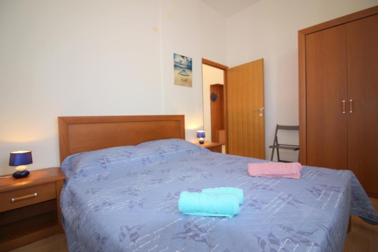 Apartment Ema Near City Center Porec Esterno foto