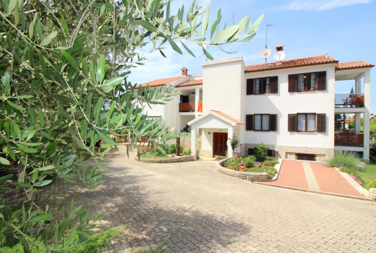 Apartment Ema Near City Center Porec Esterno foto