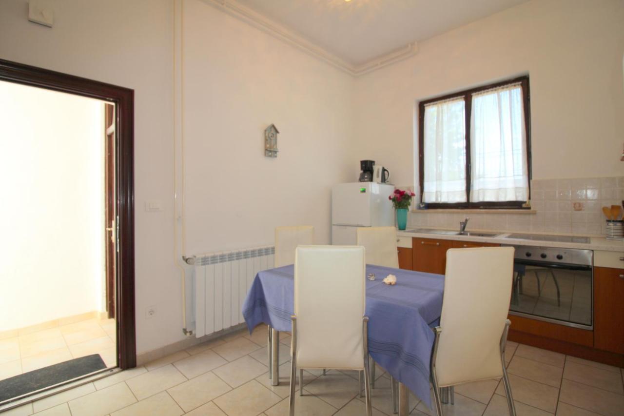 Apartment Ema Near City Center Porec Esterno foto
