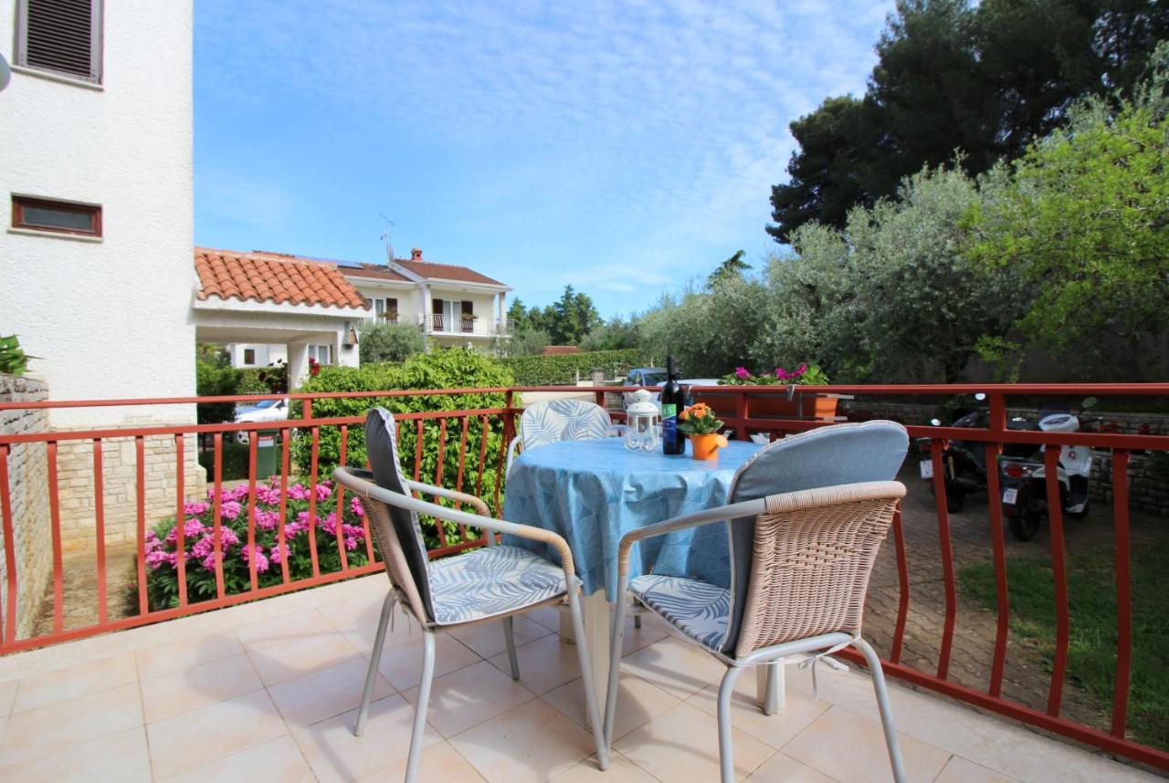 Apartment Ema Near City Center Porec Esterno foto