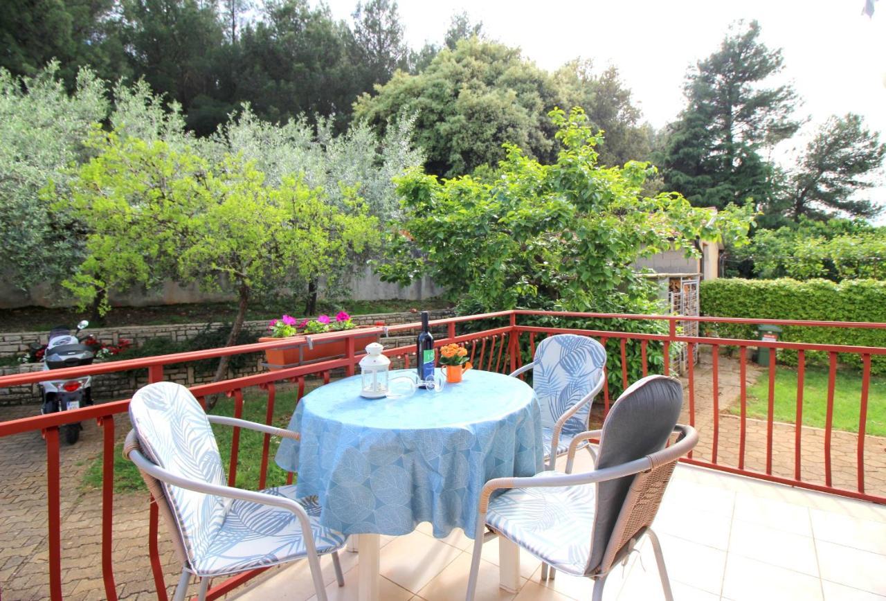 Apartment Ema Near City Center Porec Esterno foto